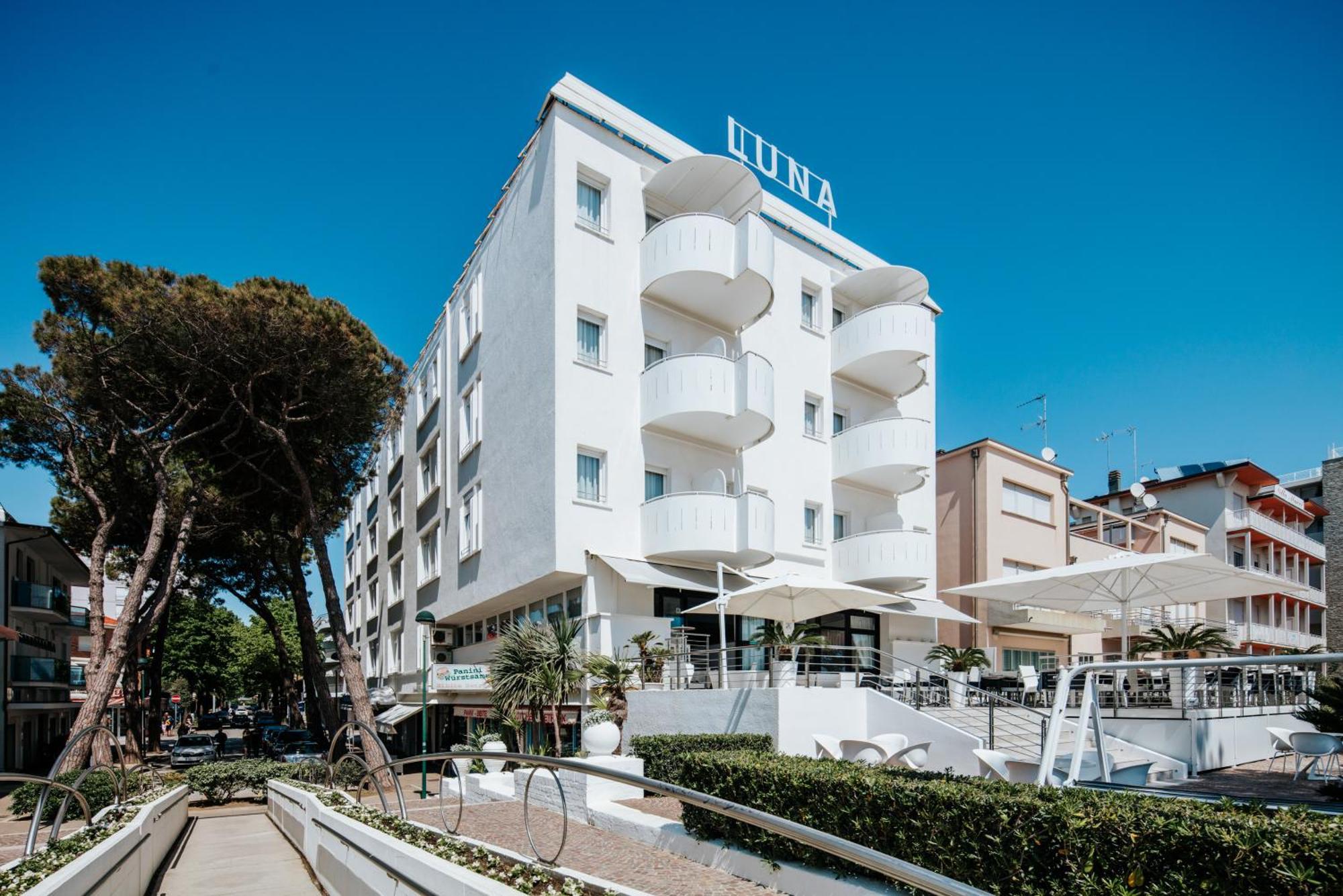 Hotel Luna Centrale لينانو سابيادورو المظهر الخارجي الصورة